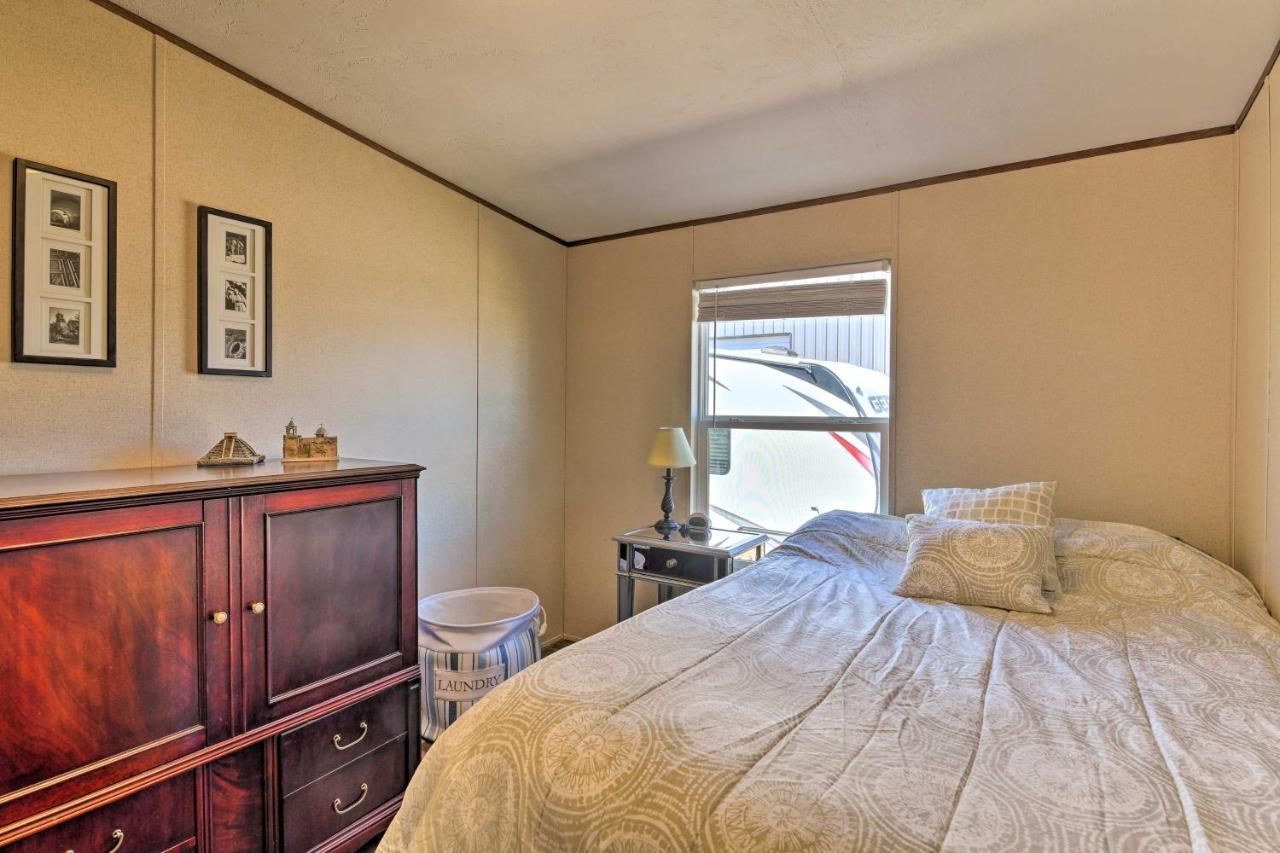 Quaint Port Oconnor Home - 3 Mi To Beach! Port O'Connor Exteriör bild